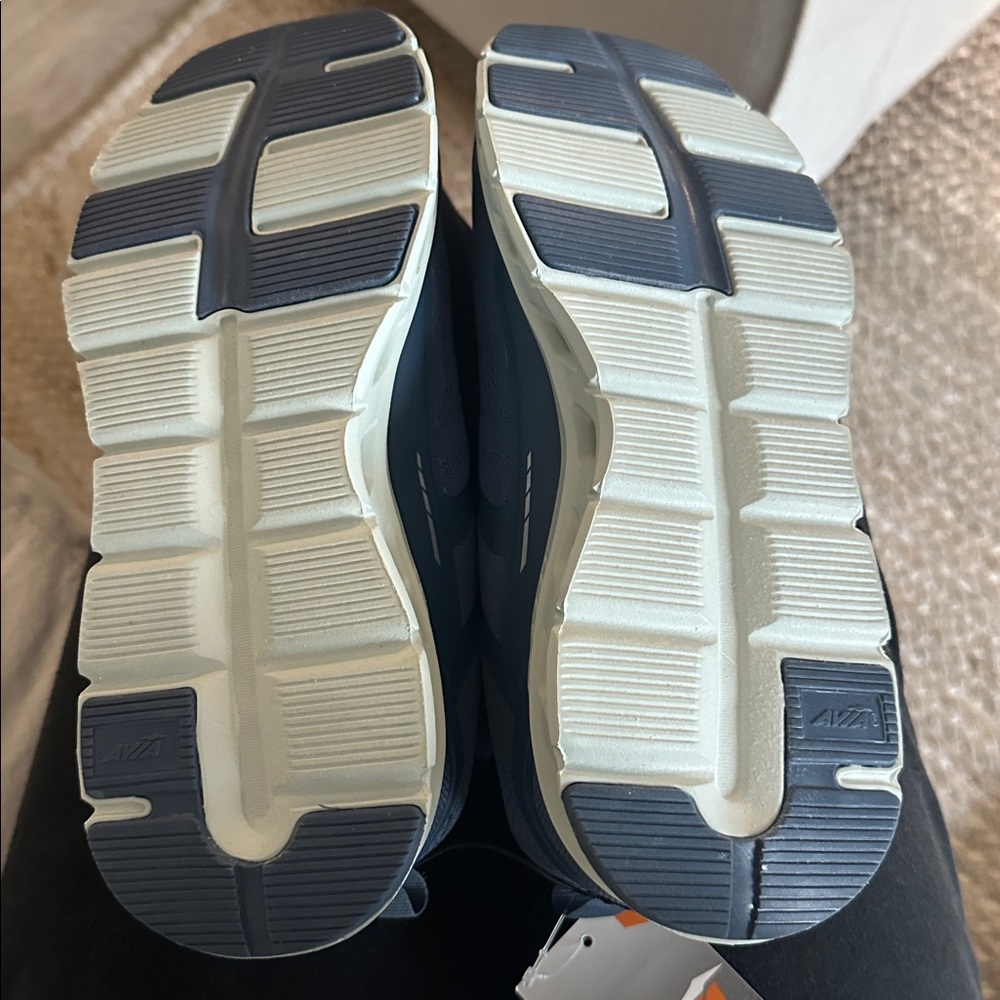 Avia Women's Athletic Light Runner Shoes in Blue Size 8.5 - Picture 10 of 10